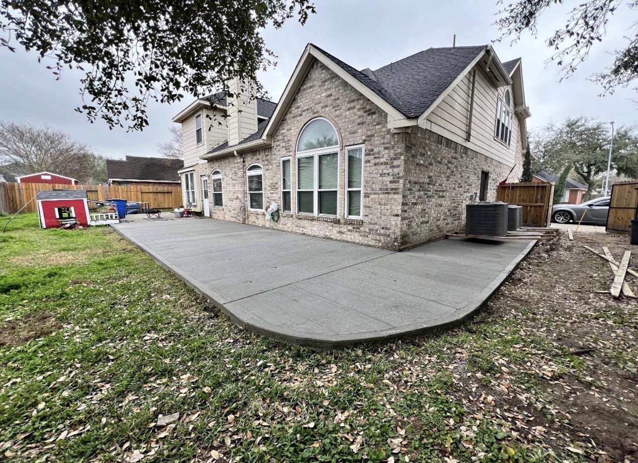 Curved Backyard Patio